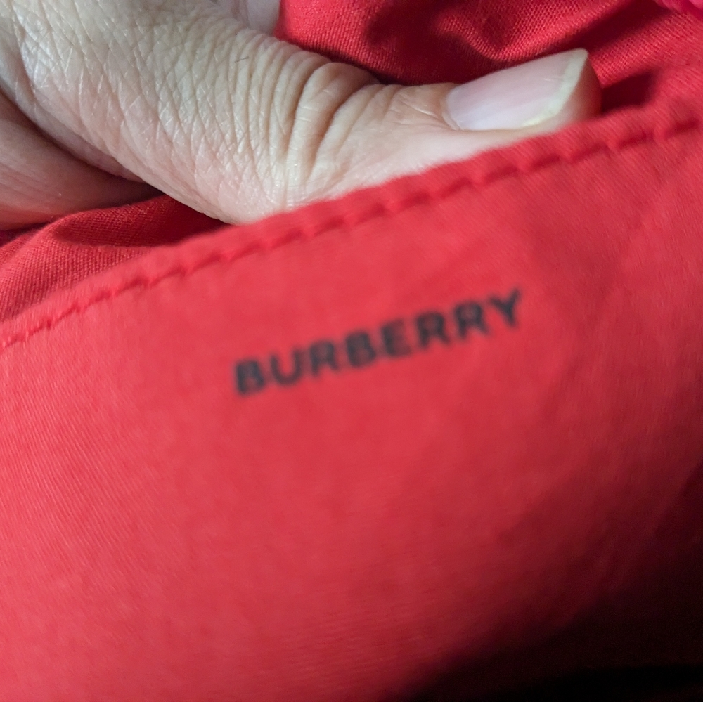 Burberry - Picture 9 of 11